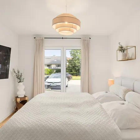 Fairmieten: Exklusive I Terrasse I Parkplatz