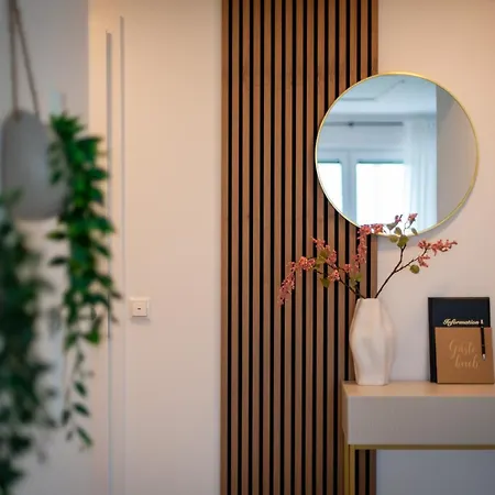 Fairmieten: Exklusive I Terrasse I Parkplatz *